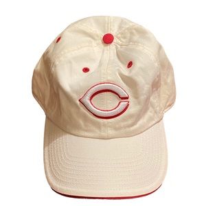 Cincinnati Reds White Screwball XL Baseball Hat - NWT